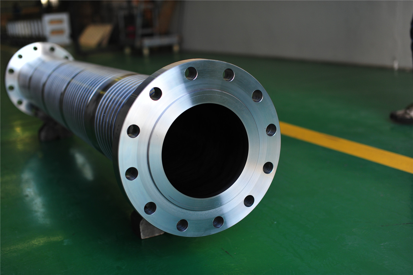 Ковид-19, оставете го или живејте со него!